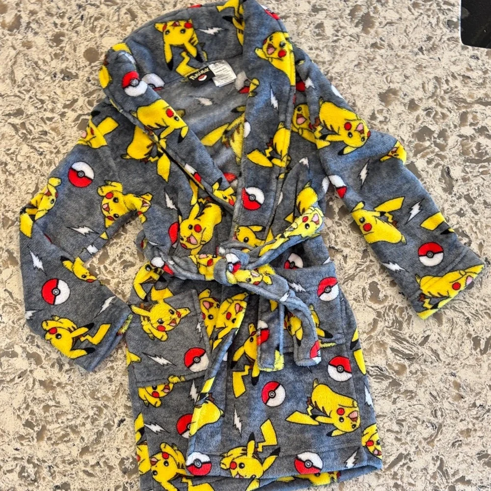 Pokemon Apparel Set - Picture 3 of 14